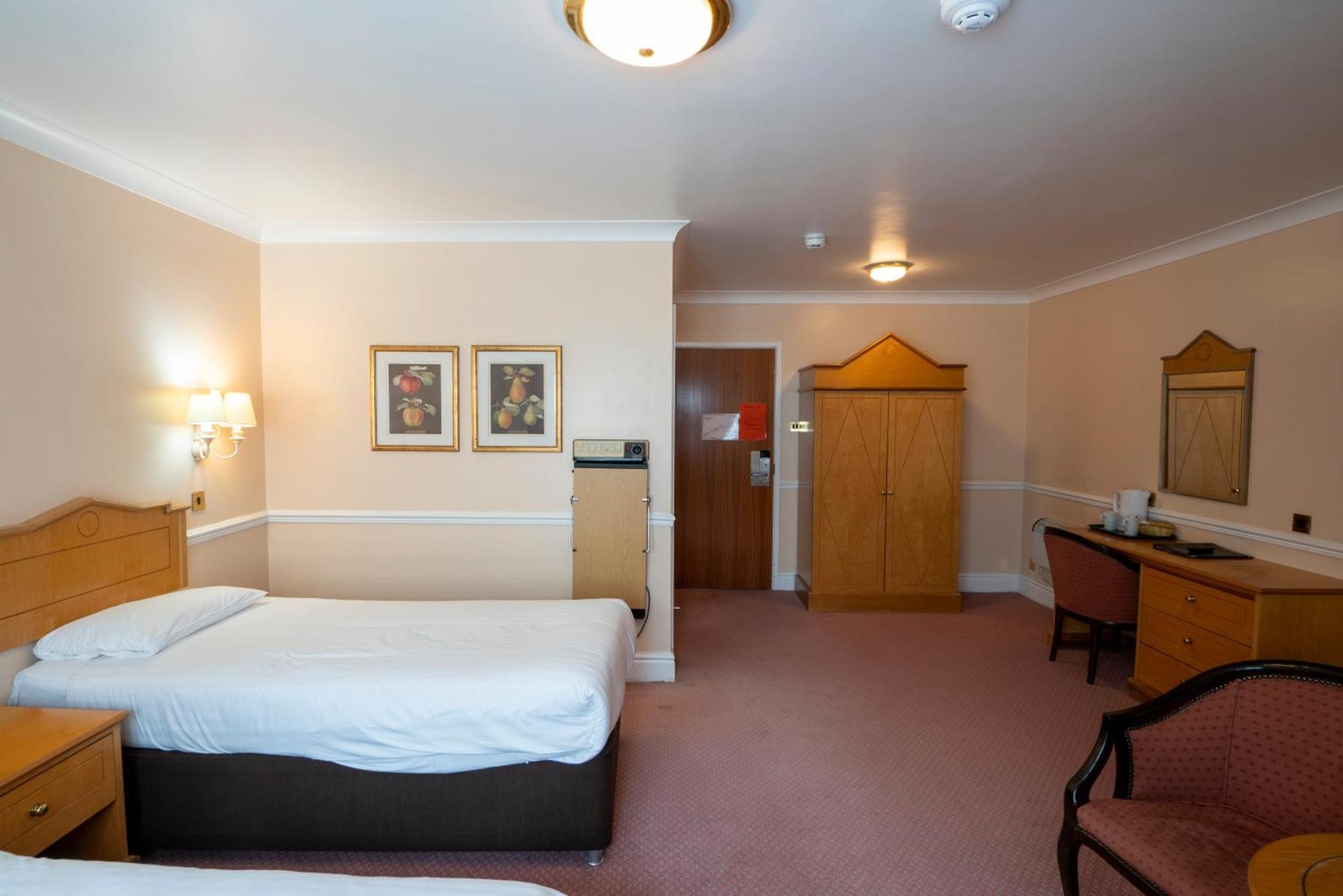 Beaufort Park Hotel Mold Dış mekan fotoğraf