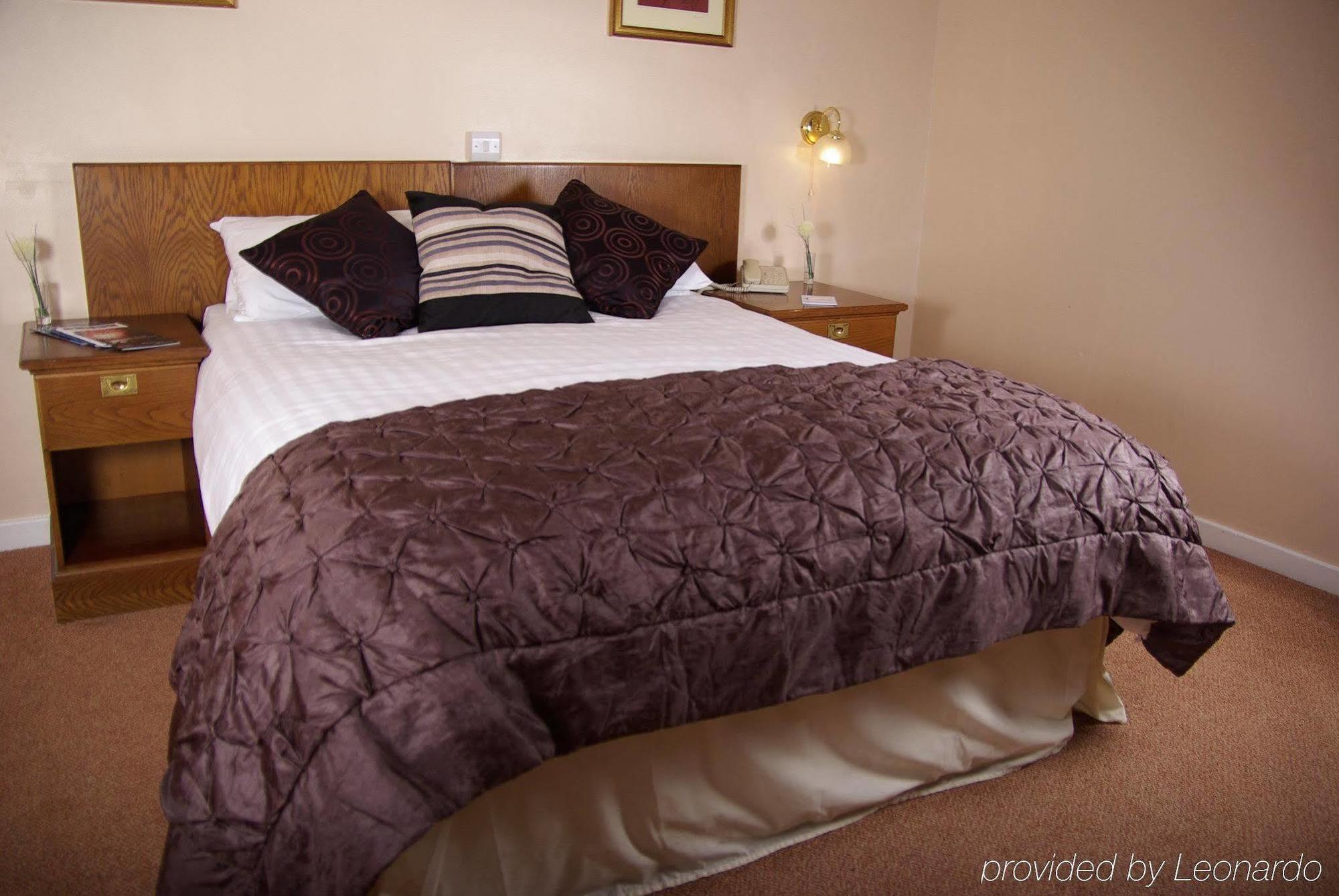 Beaufort Park Hotel Mold Oda fotoğraf